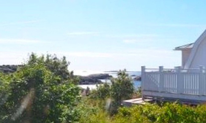 Lysekil Ski Chalet | Holiday home with sea views in Lysekil's most popular area, Gamlestan