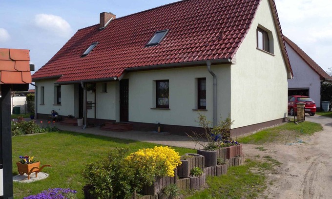 Bergen auf Ruegen House | Holiday home with terrace and garden
