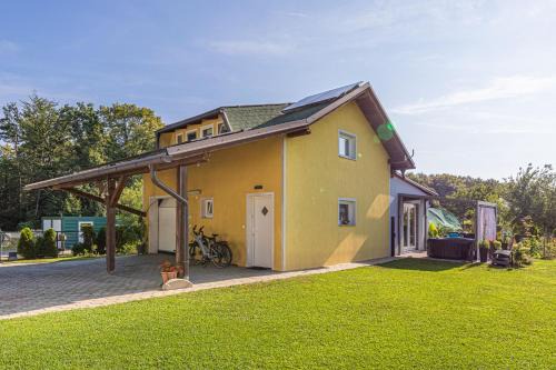 Tisina Apartment | Holiday Home Zala with Jacuzzi - Happy Rentals