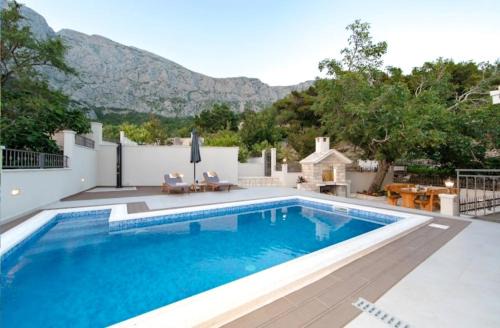Tucepi House | Holiday house Alina with heated Pool