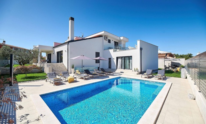 Kastel House | Holiday house Buje for 1 - 8 persons with 4 bedrooms - Holiday house