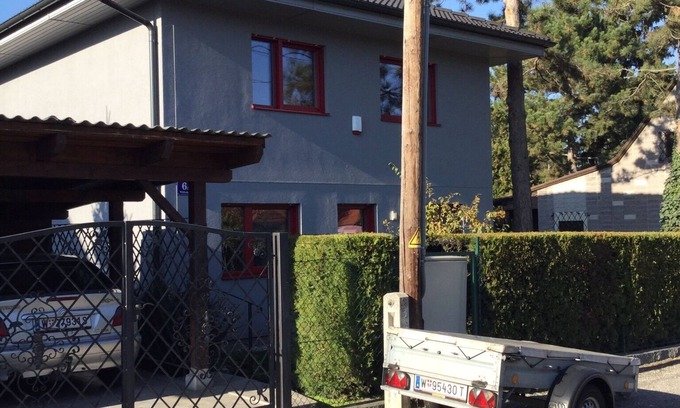 Donaustadt House | Holiday house Donaucity, whole house 4 rooms, 4 beds garden