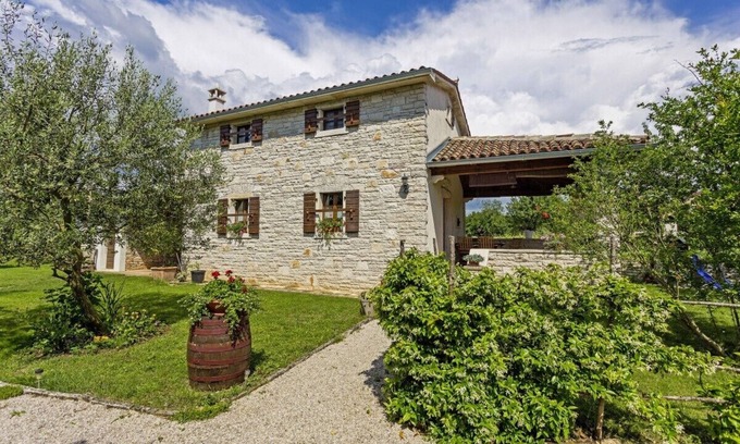 Prkacini House | Holiday house Galant * fenced garden, terrace, BBQ, free WiFi