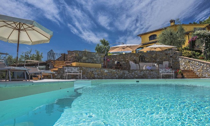 Casalguidi House | Holiday house Serravalle Pistoiese for 1 - 14 persons with 7 bedrooms - Holiday house