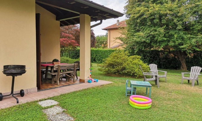 Travedona-Monate House | Holiday house Travedona Monate for 1 - 8 persons with 4 bedrooms - Holiday home