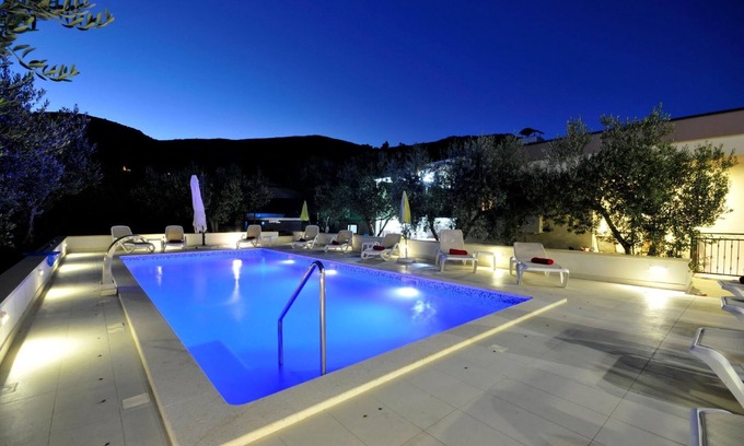 Kastel Stafilic House | Holiday house Kaštel Štafilić for 1 - 14 persons with 7 bedrooms - Holiday house