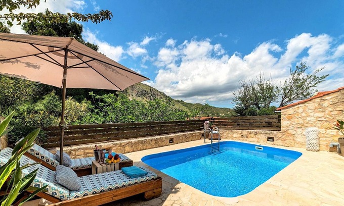 Kournas House | Holiday house Kourna for 1 - 6 persons with 2 bedrooms - Holiday house