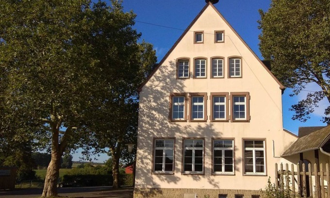 Motsch Apartment | Holiday house "Old school" - Rector's apartment - 90 square meters