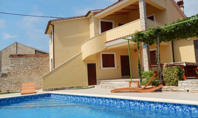 Liznjan House | Holiday house Oriana . suitable for families with children