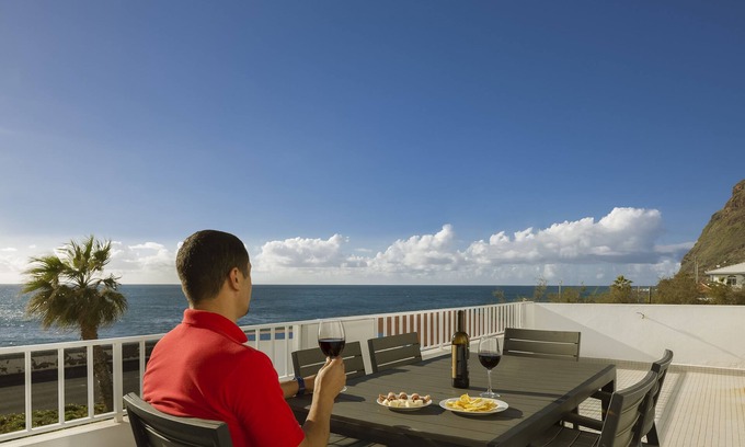 Paul do Mar House | Holiday house by the sea.