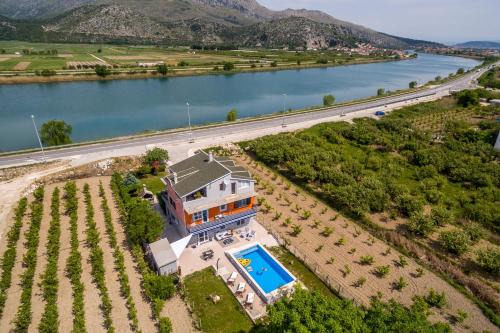 Opuzen House | Holiday house with a swimming pool Opuzen, Neretva Delta - Usce Neretve - 8818