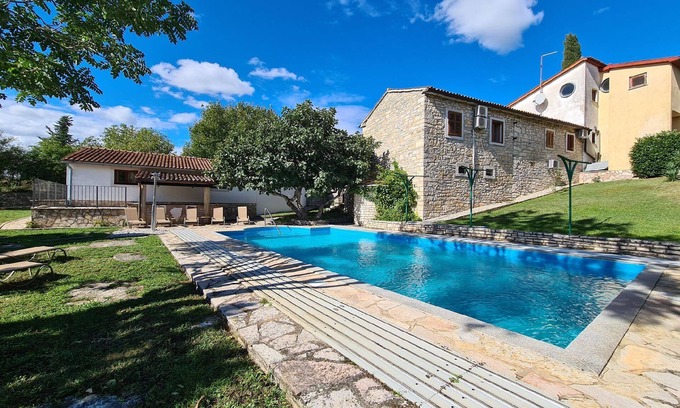 Prkacini House | Holiday house Zminj for 1 - 16 persons with 5 bedrooms - Holiday home