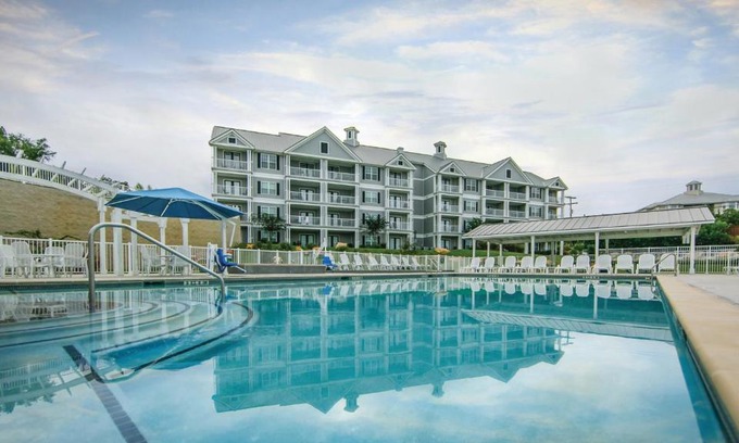 Canyon Lake Hotel | Holiday Inn Club Vacations Hill Country Resort at Canyon Lake