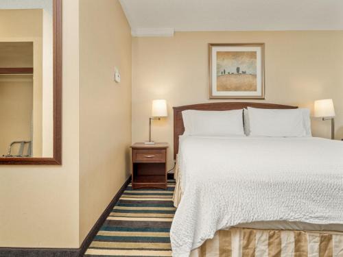 Southside Hotel | Holiday Inn Conference Centre Edmonton South by IHG