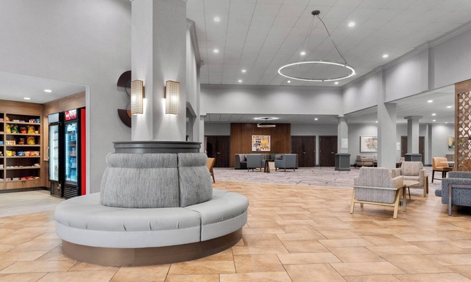 Downtown Dubuque Hotel | Holiday Inn Dubuque/Galena by IHG