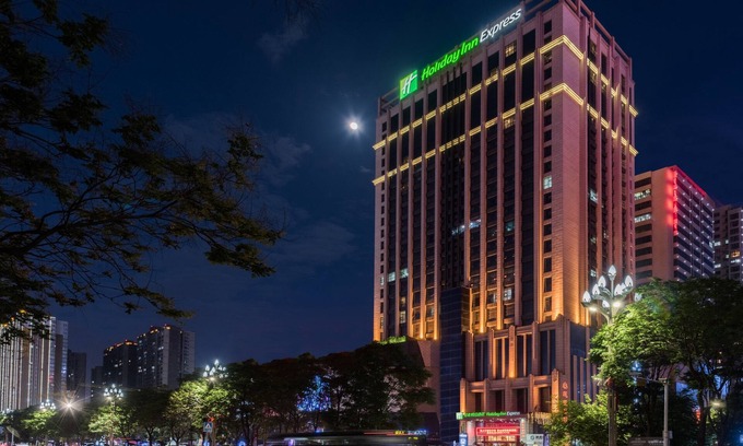 Jintai District Hotel | Holiday Inn Express Baoji City Centre by IHG