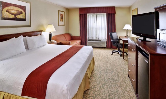Breaux Bridge Hotel | Holiday Inn Express Breaux Bridge by IHG
