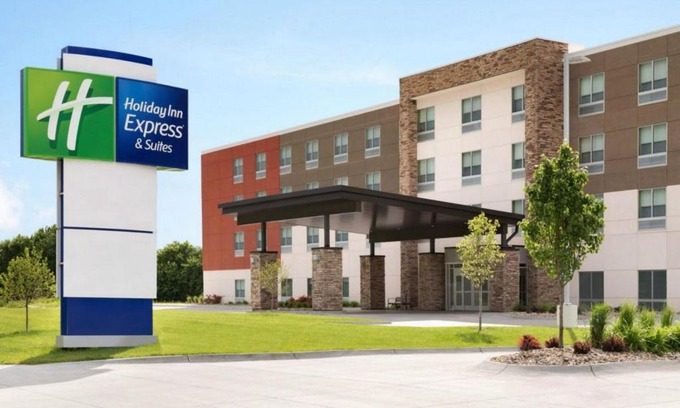 Prince Albert Hotel | Holiday Inn Express & Suites Prince Albert - South by IHG