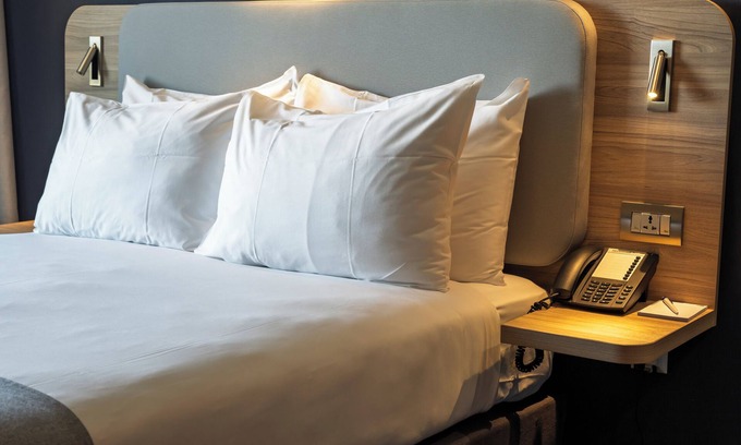 Cointrin Hotel | Holiday Inn Express Geneva Airport by IHG