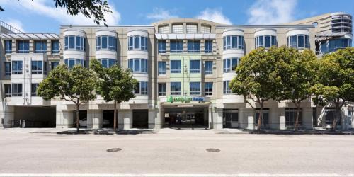 Fisherman's Wharf Hotel | Holiday Inn Express Hotel & Suites Fisherman's Wharf by IHG
