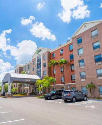 Deltona Lakes Hotel | Holiday Inn Express Hotel & Suites Orange City - Deltona by IHG