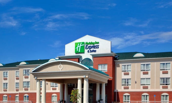Hinton Hotel | Holiday Inn Express Hotel & Suites Hinton, an IHG Hotel