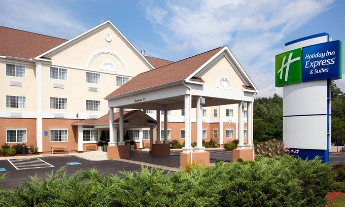 Hudson Hotel | Holiday Inn Express Hotel & Suites Boston - Marlboro by IHG