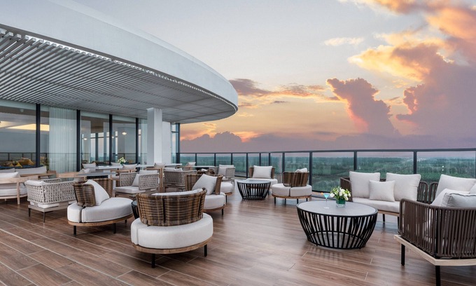 Jiangmen Hotel | Holiday Inn Express Jiangmen Yinhu Bay by IHG