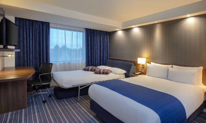 George Green Hotel | Holiday Inn Express London Heathrow T5 by IHG