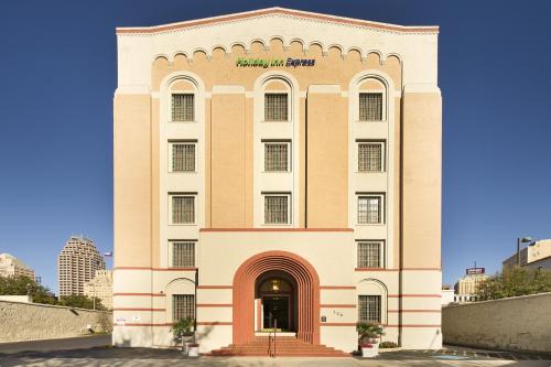 Main - Military Plaza Hotel | Holiday Inn Express San Antonio North Riverwalk Area by IHG