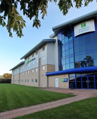 West End Hotel | Holiday Inn Express Southampton - M27, J7 by IHG