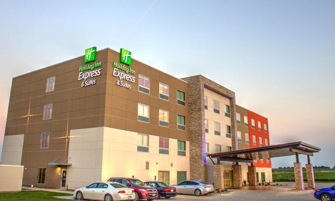 Spencer Hotel | Holiday Inn Express Spencer by IHG