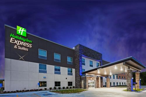 Coffeyville Hotel | Holiday Inn Express & Suites - Coffeyville by IHG