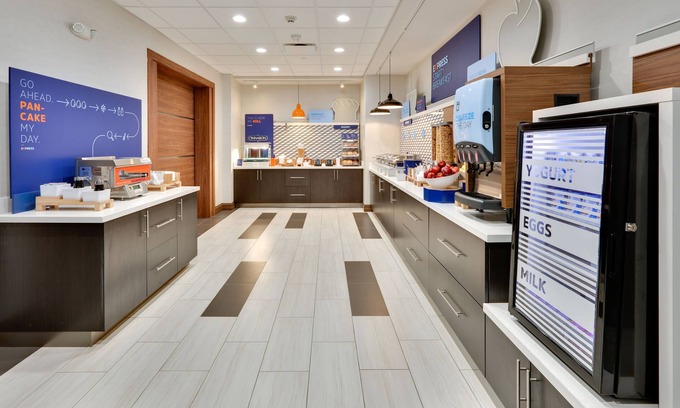 Roanoke Hotel | Holiday Inn Express & Suites Fort Worth North - Northlake by IHG