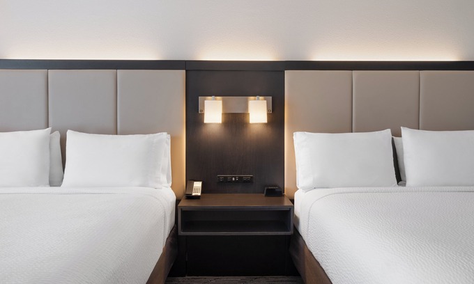 Tampa Hotel | Holiday Inn Express & Suites Tampa East - Ybor City by IHG