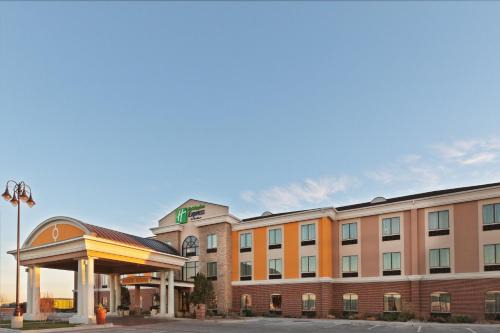 Wolfforth Hotel | Holiday Inn Express & Suites Lubbock Southwest – Wolfforth by IHG