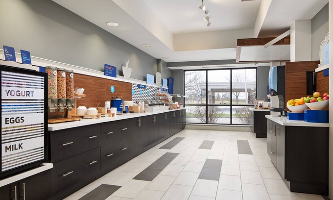 Seymour Hotel | Holiday Inn Express & Suites Seymour by IHG
