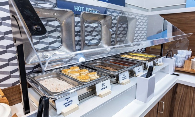 North Hills East Hotel | Holiday Inn Express Van Nuys by IHG