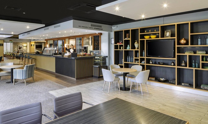 Peterborough Hotel | Holiday Inn Peterborough West by IHG