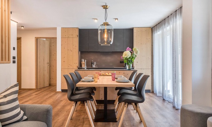 Mareo Apartment | Holiday Apartment "Franzl" with Mountain View, Private Open Terrace and Wi-Fi