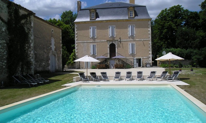 Monflanquin House | Holiday Manoir 14x7m pool, walking distance & views to stunning medieval village