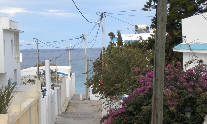 al hmeri Apartment | Holiday rentals: Charming house between sea and mountain,
