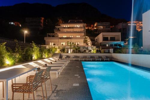 Omis Villa | Holiday Resort Almissum - Luxury 11-bedroom villa