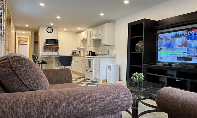 Westville House | Holiday Town Home - Westville