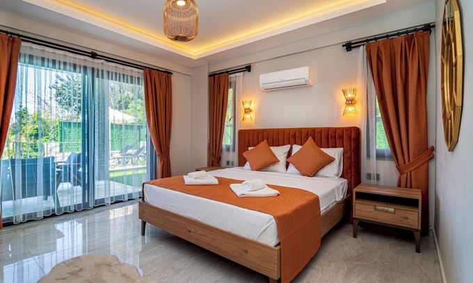 Faralya Villa | Holiday villa for 8people with 4 bedrooms, heated indoor pool, sauna and jacuzzi