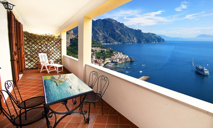 Pogerola House | Holidayhouse VILLA NANCY in Amalfi with stunning view of the sea, parking nearby