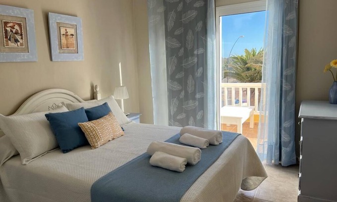 Bahia Calma Apartment | Holidays Home Rent