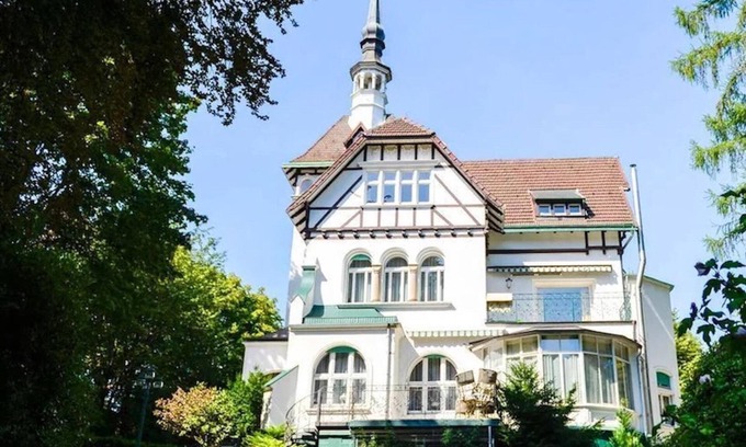 Ennepetal Villa | Holidays Villa EMG Dortmund Dusseldorf Cologne 20P