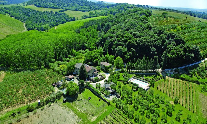 Poggibonsi Apartment | Holidays with swimming pool in Tuscany