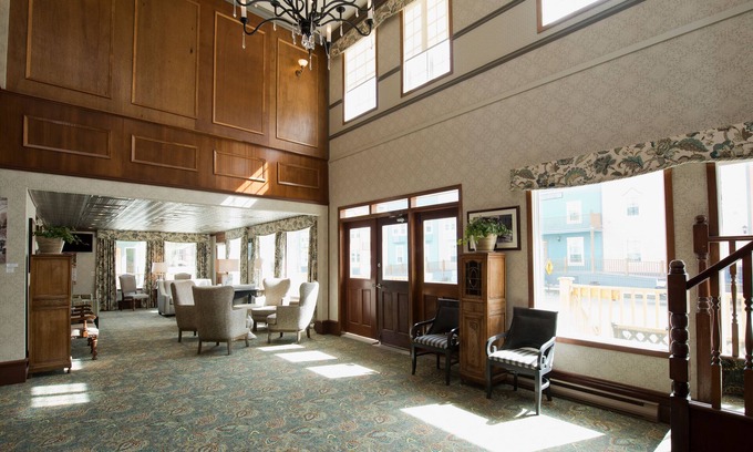 Dawson City Hotel | Holland America Dawson City Inn
